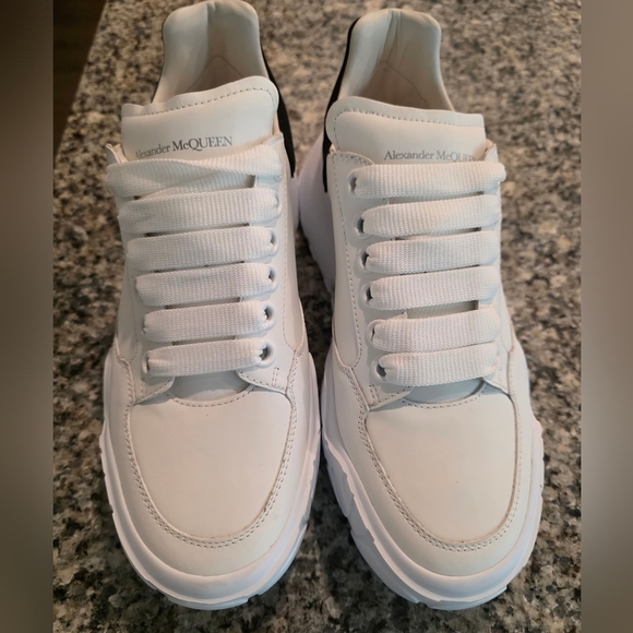 Alexander McQueen Court Leather Sneaker Size 7.5 NWOT - Picture 8 of 9